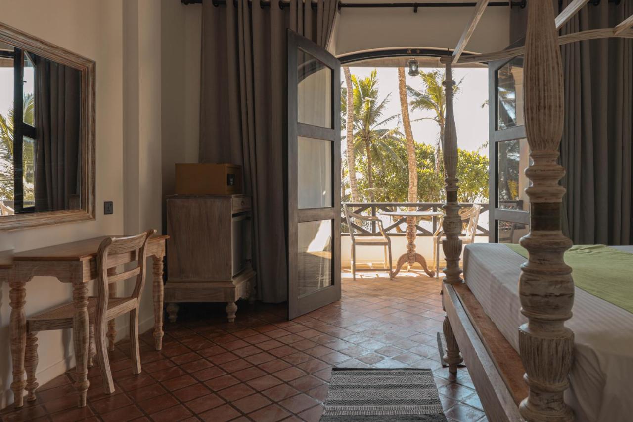 Naomi Beach Resort - Adults Only Уелигама Екстериор снимка