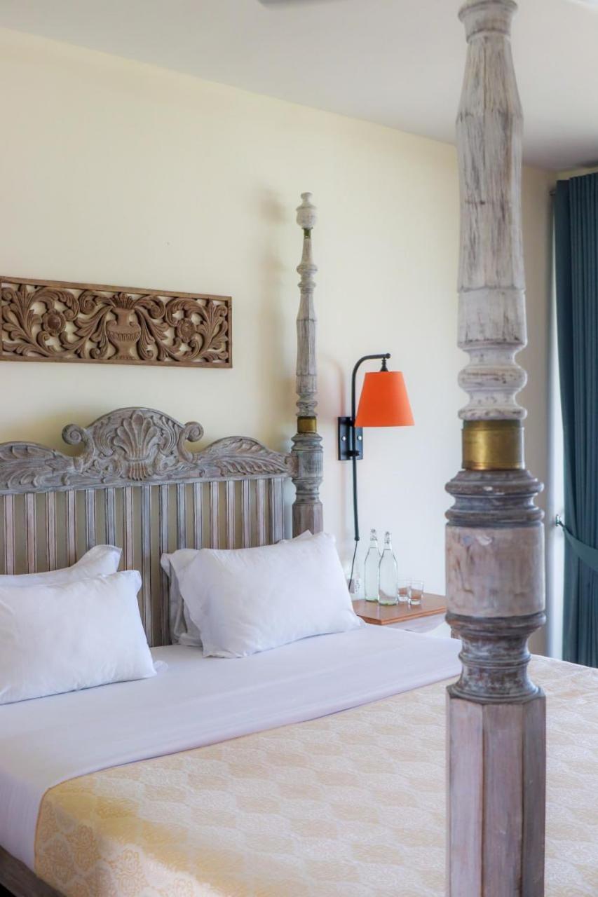 Naomi Beach Resort - Adults Only Уелигама Екстериор снимка