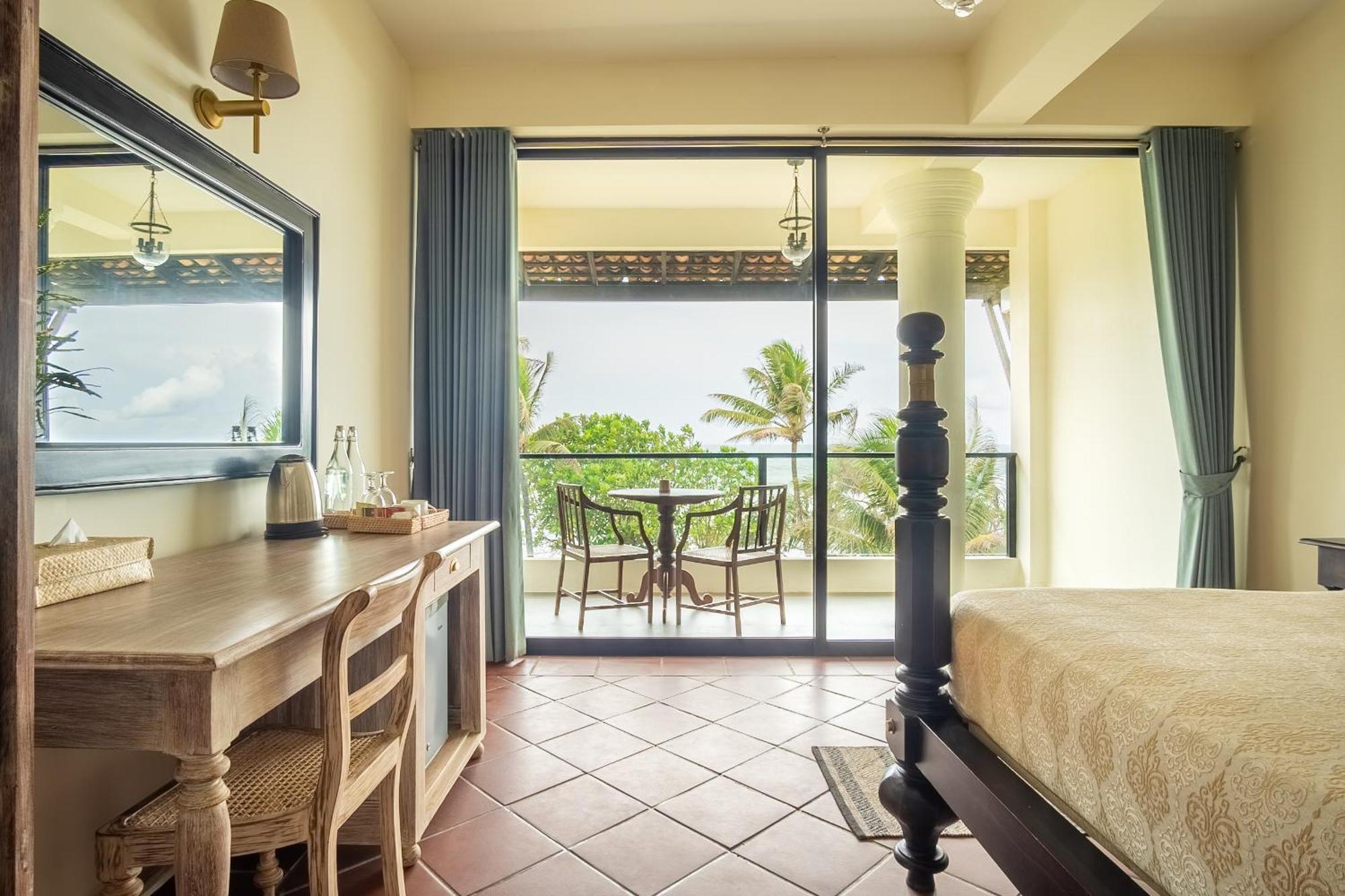 Naomi Beach Resort - Adults Only Уелигама Екстериор снимка